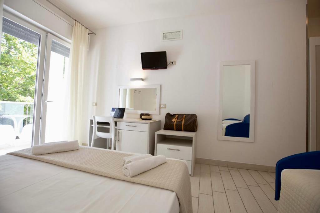 Hotel Elite Cervia Esterno foto