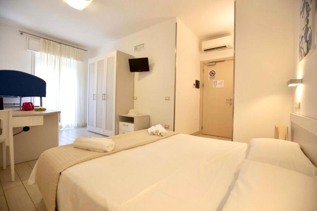 Hotel Elite Cervia Esterno foto
