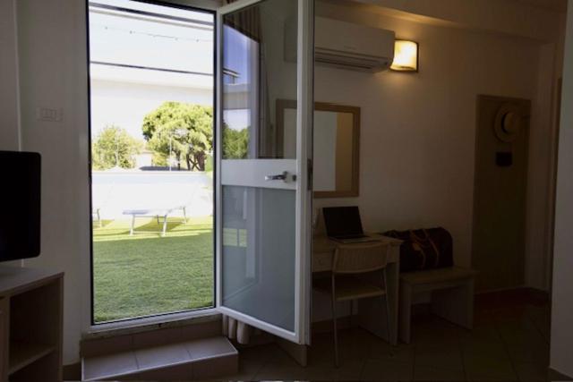 Hotel Elite Cervia Esterno foto