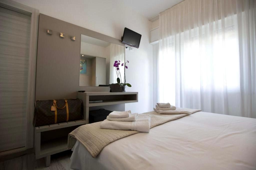 Hotel Elite Cervia Esterno foto